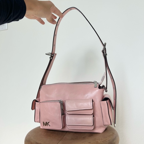 Michael Kors Dakota Medium Leather Shoulder Bag in Smokey Rose - Picture 3 of 9